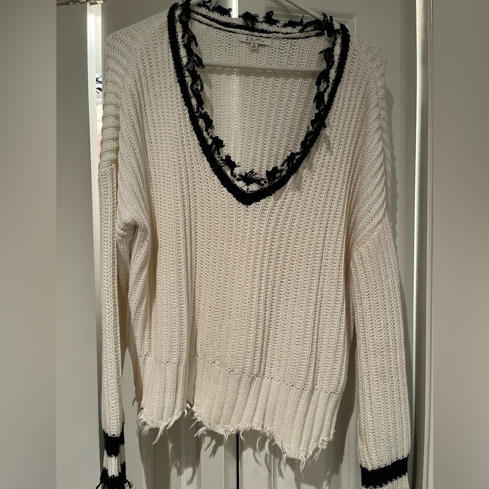 Women’s v-neck sweater